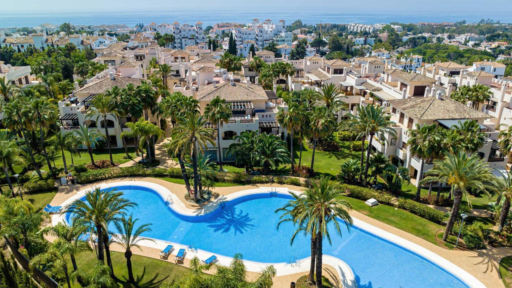 Vacation Marbella: Private Heated Pool Retreat Near Puerto Banus Apartment Exterior photo