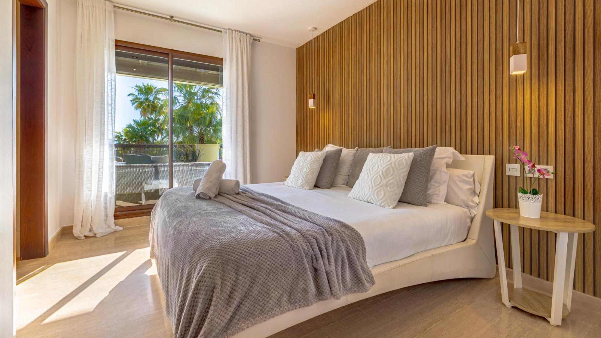 Vacation Marbella: Private Heated Pool Retreat Near Puerto Banus Apartment Exterior photo